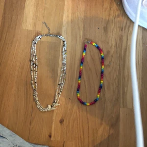 Smycken-halsband  - Pride halsbandet kostar 50kr och det andra 60kr🌈