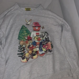 Smiley Chinatown market sweatshirt - Helt ny oanvänd chinatown market tröja. Riktigt cool, köpt i USA. Nypris: 1550kr