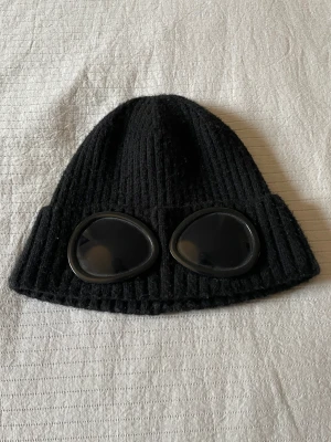 Cp company mössa - Cp company mössa, självklart äkta, 