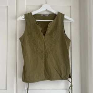 Grön topp - Cool olivgrön topp