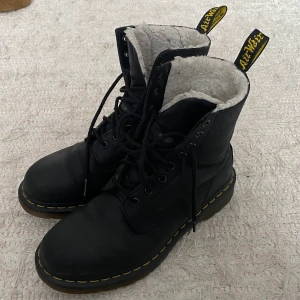 Dr.martens - Svarta fodrade dr.martens i fint skick! 
