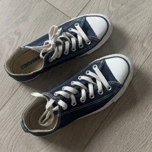 Converse  - Bra skick köparen står för frakten 