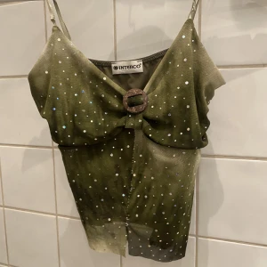 Topp - Mesh topp med glitter! Finns forfarande kvar, köp nu för gratis frakt! 