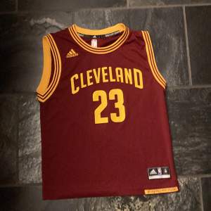 Cleveland Cavaliers T-Shirt size:M kidssize