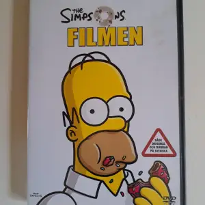 Hej alla glada 🌹 Här har jag Simpson-Filmen 🤗 Suveränt Rolig🌹 Pris: 10 kr plus frakt 16 kr 🌹 Kontakta mig innan köp 🌹 Anki 