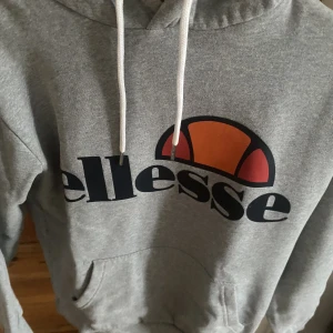 Ellesse Hoodie - Skick 9/10