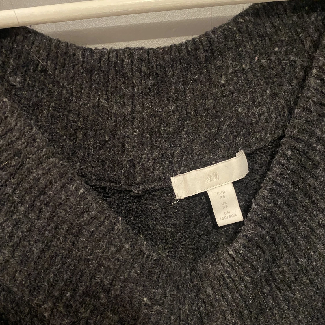 Stickad tröja grå - 90