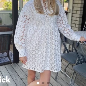 Söker  - Söker någon utav dessa klänningar till ett rimligt pris, dock i gott skick! Storlek xs/34. Hör av er om ni kan tänka er sälja så kommer vi överens om ett pris!💕