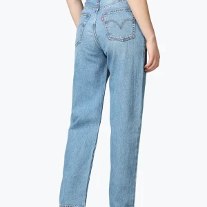 Jeans - Säljer mina snygga Levis jeans då de inte kommer till användning. Använda max 5 gånger. Skicka för fler bilder 😍