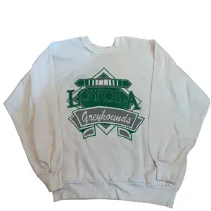 ✅ Vintage  Sweatshirt                                                            ✅ Size: Xs/small                                                                                           ✅ Condition: 10/10