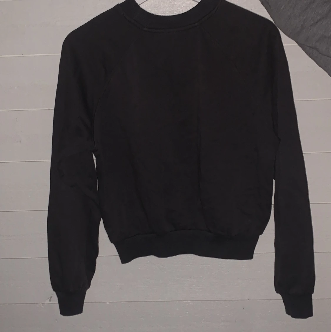 Mörkgrå tröja - 90