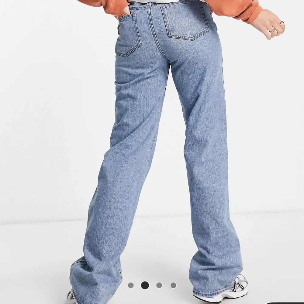 Superfina jeans från Asos i Tall! Perfekt passform. Säljer pga glömde skicka tillbaka, (för stora för mig). Jeans & Byxor.