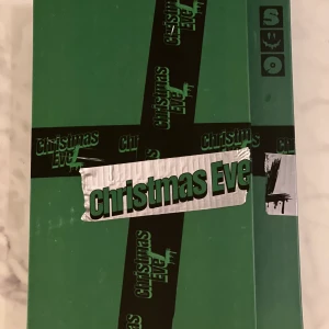 Christmas Evel album  - hej! säljer mitt stray kids christmas evel album då jag inte har nytta av den mer :) allt följer med!