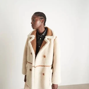 Stans studio - Super mysig jacka från stans studios. Precis kemtvättas och redo att säljas då den tyvärr inte längre används av mig. Nypris är 4200kr. Hör av er för fler bilder :)