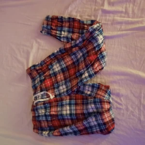 Pjamasbyxor - Pjamasbyxor, muddade längst ner