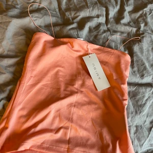 Topp - Topp/linne från new yorker, aldrig använd prislapp kvar.