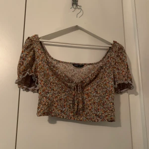 Tröja/topp - En jättefin och mjuk tröja/topp från shein, storlek L. Normal i storleken skulle jag säga. Köparen står för frakten.