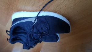 Nike skor - Nike nya utan kartong strlk 36.. 300 kr