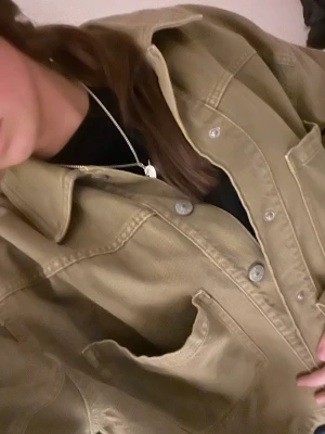 Jacka  - Så fin zara jacka använd 1 gång så i super skick 