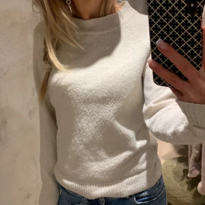 Vero Moda tröja - Fin men använder inte längre! Nypris typ 250kr, mitt 100kr