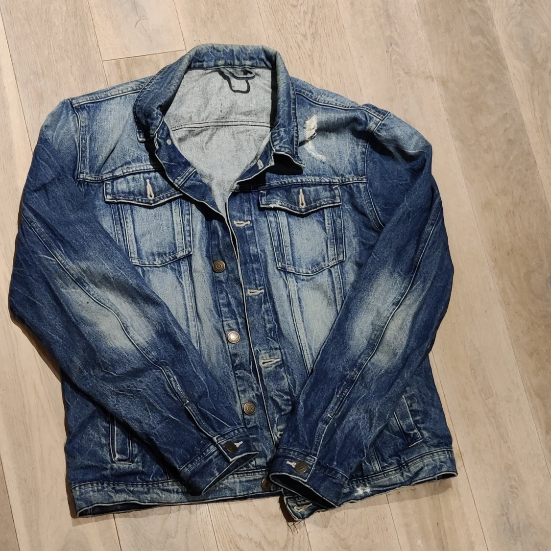 Jeans jacka i snygg tvätt