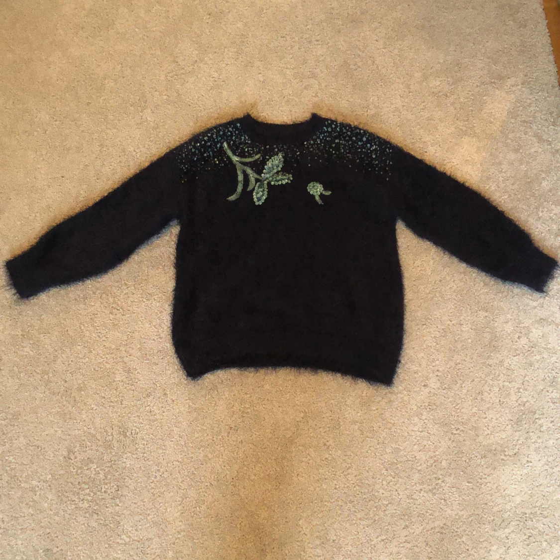 Flufig sitckad tröja