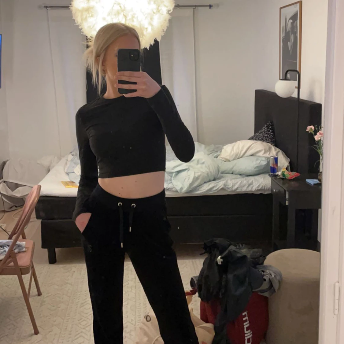 Säljer svart croppad tröja från shein 