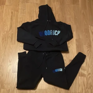 Sällsynt tracksuit - Hoodrich tracksuit Bud! 