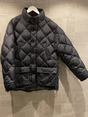 Barbur dunjacka  - Säljer nu min väldigt fina Barbur dunjacka som är perfekt till den kalla vintern