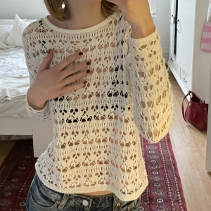 Hålig tröja - Såå cool tröja!! Köpt second hand och är i bra skick!!💓💓