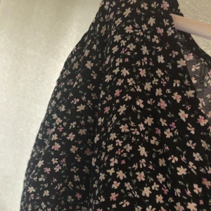 Klänning  - Jätte söt basic klänning både till vardags och kalas 