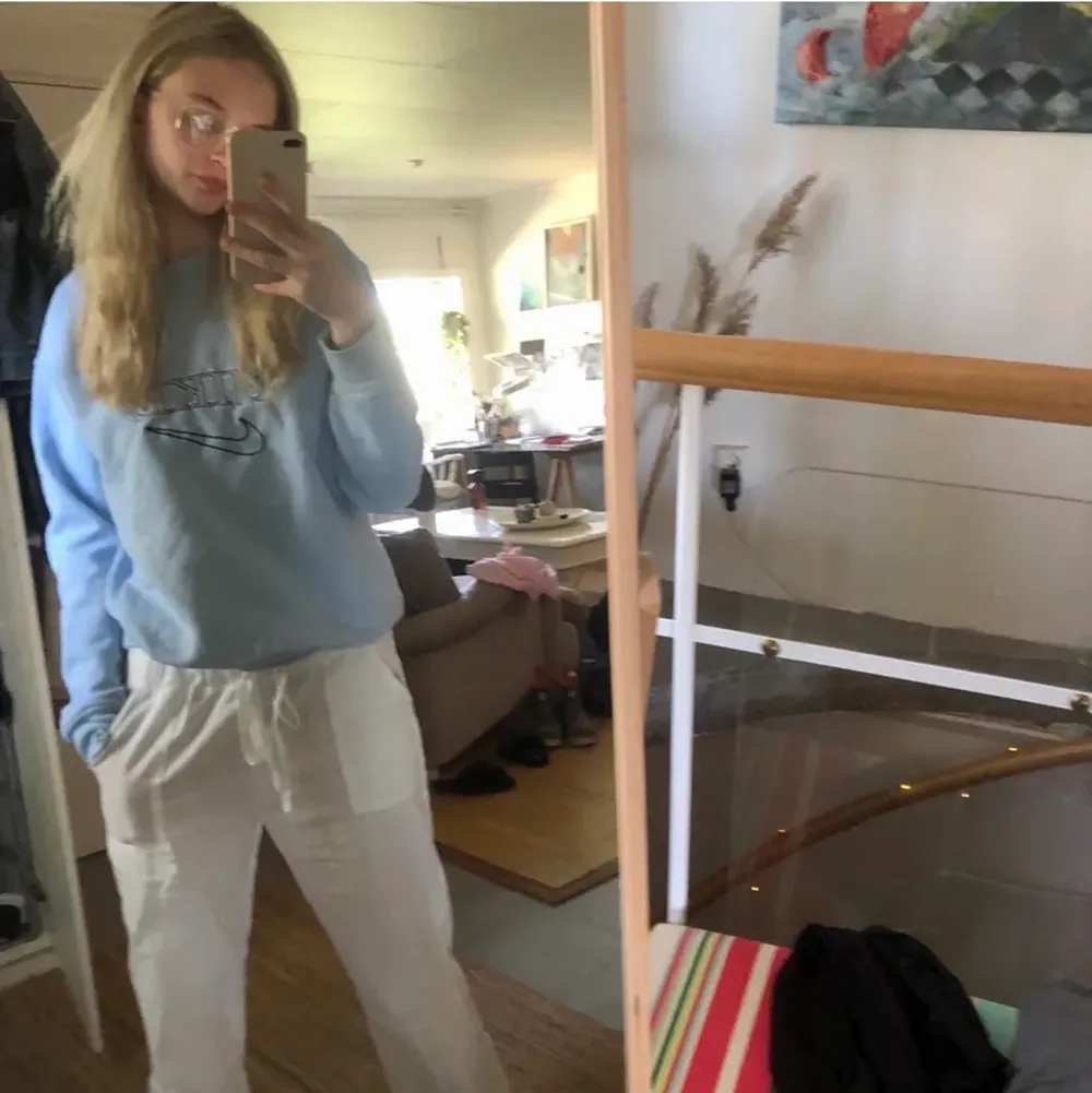 (lånade bilder) Super snygga lågmidjade linnebyxor, aldorg andvönda, skriv för egna bilder!!! kan posta och mötas upp i sthlm❤️❤️Tryck inte på köp nu!!!. Farkut & Housut.