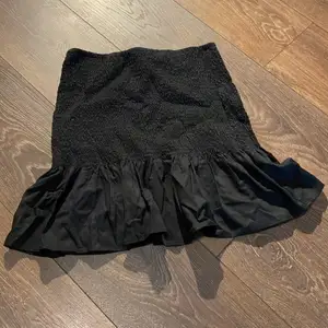 As snygg kjol från hm säljes pga aldrig använd 