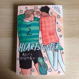 Heartstopper bok 2 på Svenska, köpte fel version så det är inte läst 