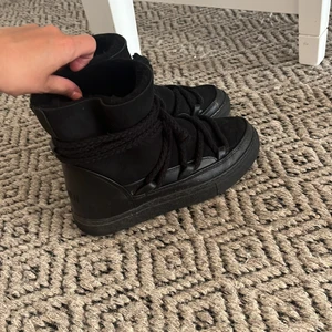 Inuikii  - Säljer mina fina vinter skor från Inuikii storlek 36! Jätte bra skick använda fåtal gånger✨✨✨