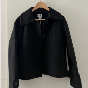 Jacka - Intressekoll på denna populära och slutsålda jackan från kappahl🤍 Helt ny med lappen kvar🤍