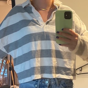 Randig tröja - En randig tröja från Gina tricot💖💖💖kommer tyvärr inte till användning 