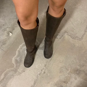 Johnny Bulls - Fina Johnny bulls i brunt läder 🤎 strl 39 