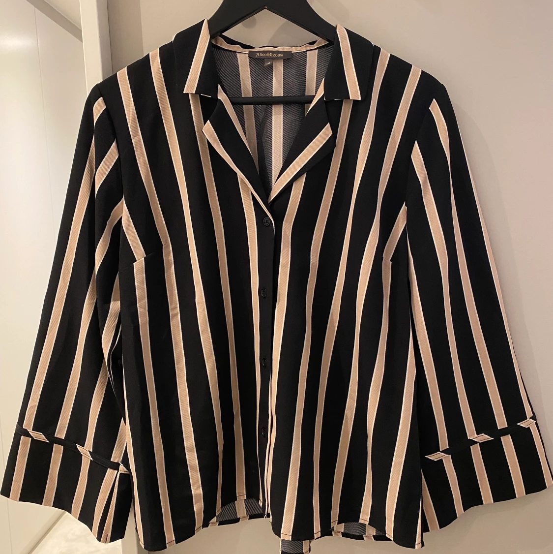 Randig skjorta storlek 40