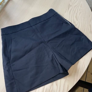 Shorts  - Svarta kostym shorts från Zara, aldrig använda med fickor fram