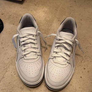Puma sneakers  - Använda en gång! Köpte fel strl.  Köparen betalar frakten 