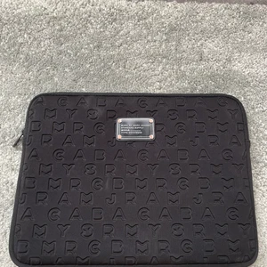 Marc Jacobs Datorfodral - I bra skick! 