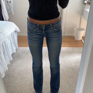 Lågmidjade jeans från lee - Väldigt låga, bra skick, knappt använda