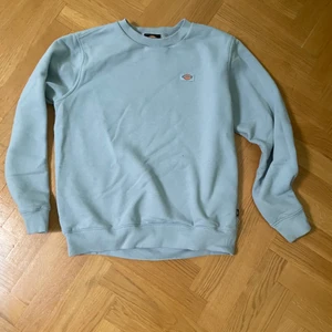Dickies sweatshirt - fin blå dickies tröja. Knappt använd
