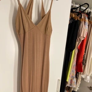 Lång klänning från asos - Endast testad