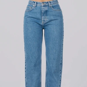 Adsgn jeans - As snygga jeans från Adsgn💙 Kommer dock aldrig till användning då jag har andra favvo jeans! Använda fåtal gånger. Nypris 699kr. Mitt pris 450kr