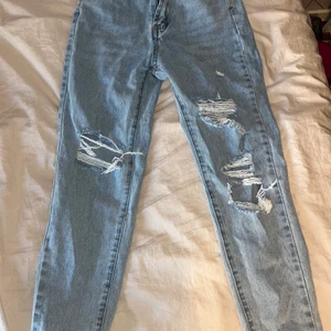 Slitna jeans - Superfina men är tyvärr för små i midjan! Endast testade 