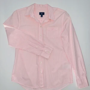 Gant skjorta  - Gant oxfordskjorta stl 36 💕                                     Använt fåtal gånger, i gott skick.