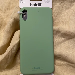 iPhone skal - Säljer mitt nya mobilskal från märket holdit, är i silikon och passar iPhone xs Max 