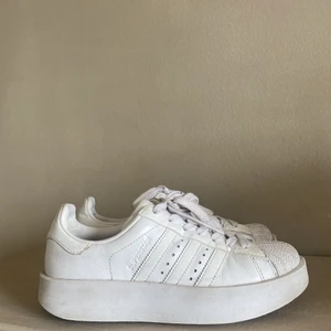 Adidas sneakers superstar bold  - Storlek 36,5